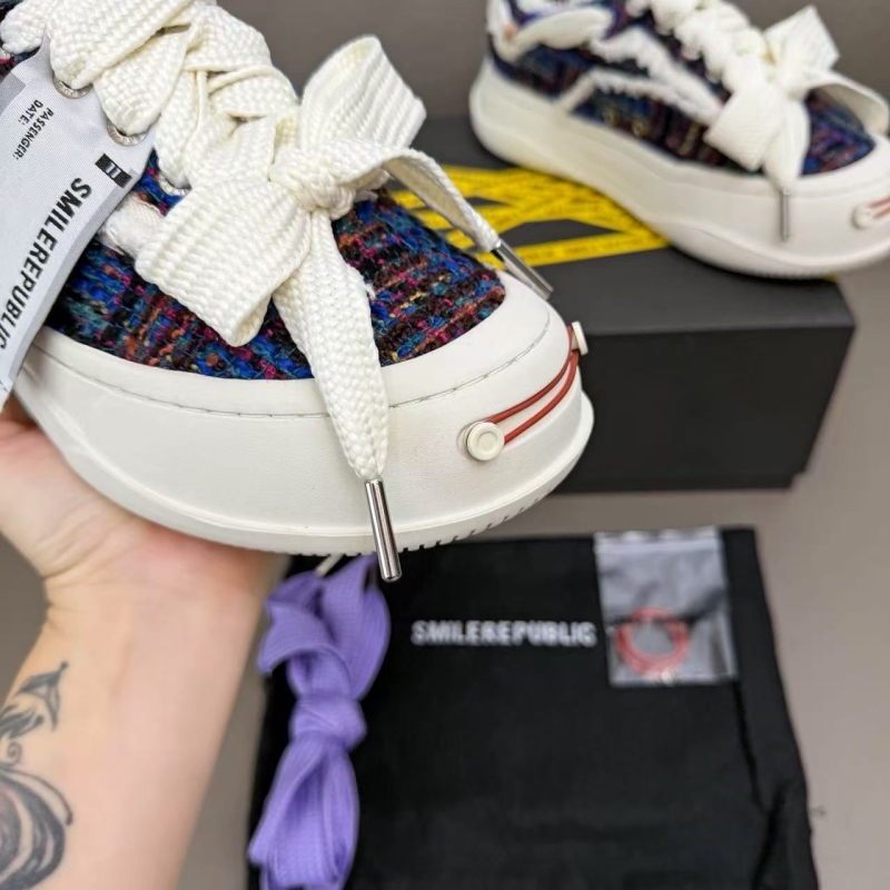 Smilerepublic Canvas Shoes